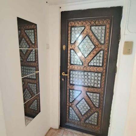 Inchiriez Garsoniera In Regim Hotelier Unirii Bukarest Exteriör bild