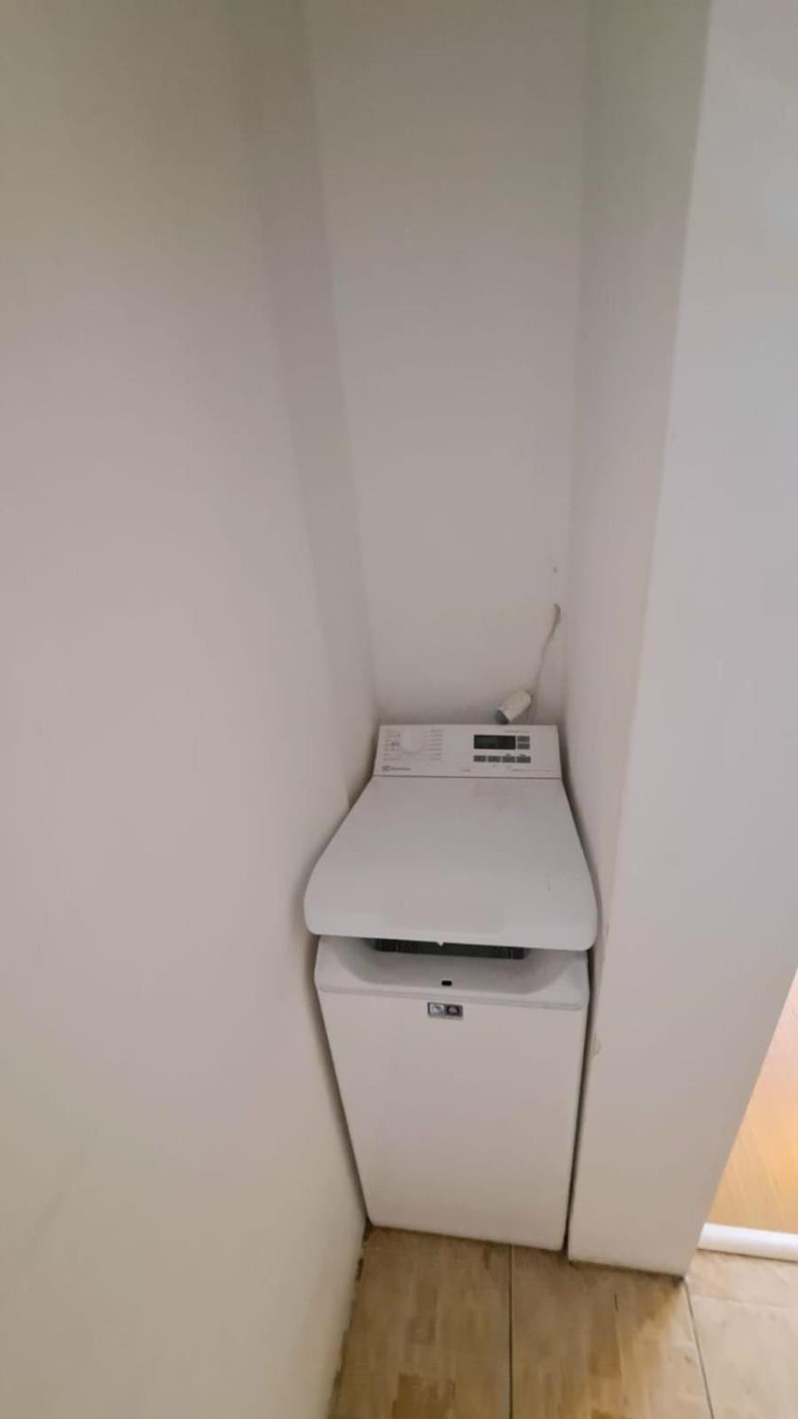 Inchiriez Garsoniera In Regim Hotelier Unirii Bukarest Exteriör bild