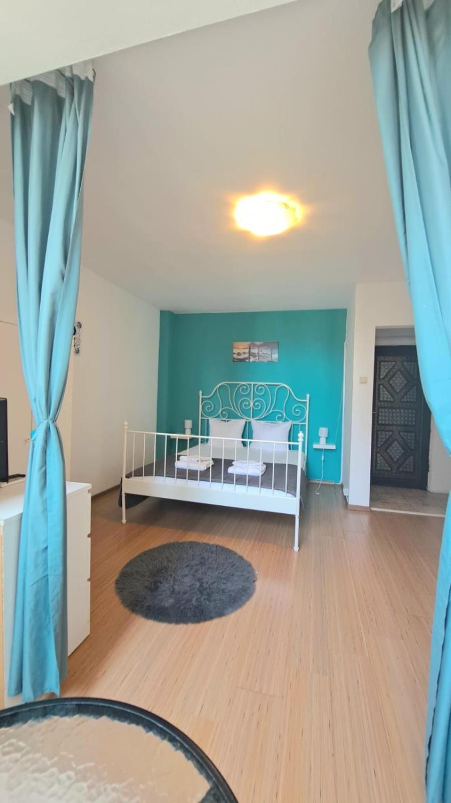 Inchiriez Garsoniera In Regim Hotelier Unirii Bukarest Exteriör bild